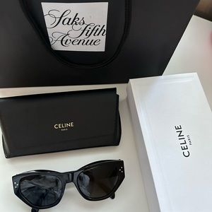 Celine CL40219I-01A Sunglasses, excellent condition